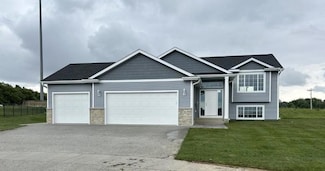 610 10th St NW, Kasson, MN 55944