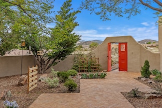 16 Ensenada Dr, Santa Fe, NM 87508