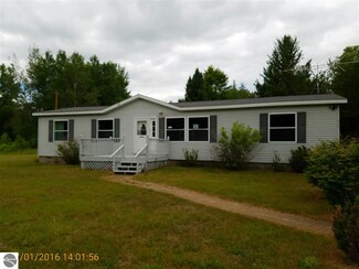 313 Pine St, Omer, MI 48749