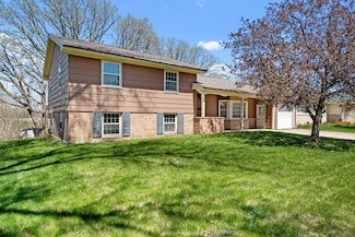721 10th Ave NE, Waseca, MN 56093