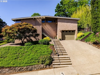 495 W 27th Ave, Eugene, OR 97405