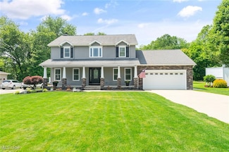 2294 Crestmont Dr, Girard, OH 44420