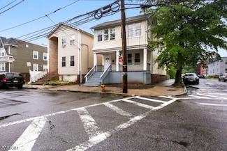 77 Aldine St, Newark, NJ 07112