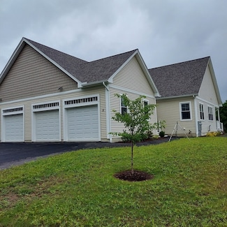 5 Victoria Dr Unit 33, Leicester, MA 01542