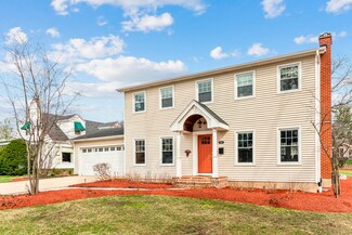 1011 Greenwood Dr, Wheaton, IL 60189