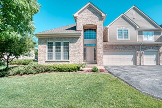 800 Stone Canyon Cir, Inverness, IL 60010