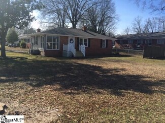 708 E Carolina Ave, Clinton, SC 29325