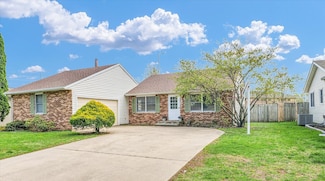 1907 Bittersweet Dr, Champaign, IL 61821