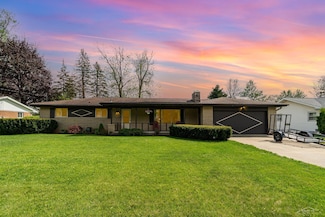 1040 Wheelock St, Freeland, MI 48623