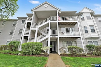 640 Plum Terrace, Mahwah, NJ 07430