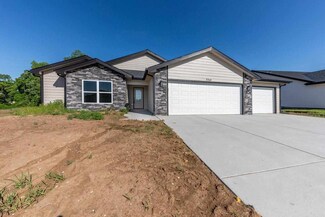 4764 Raven Creek Dr, Manhattan, KS 66502