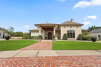 6925 Woodstock Dr, Baton Rouge, LA 70809