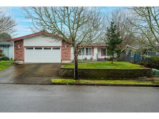 1692 SE Cedar Creek Place, Gresham, OR 97080