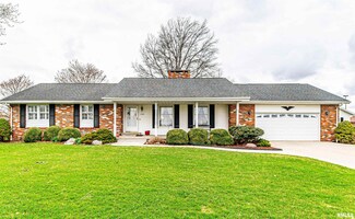 1102 N Topper Dr, Mount Pulaski, IL 62548
