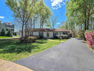 1129 Vegas Ct, Charlottesville, VA 22901