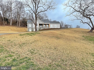 146 Broomsedge Ln, Winchester, VA 22602