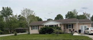 603 W 30th St, Higginsville, MO 64037