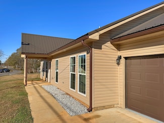 403 6th Ave NW, Reform, AL 35481