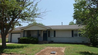 2205 NW 46th St, Lawton, OK 73505