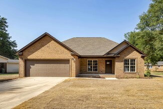 902 Vista Cir, Tuscumbia, AL 35674