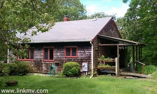 5 Dirt Rd, Chilmark, MA 02535