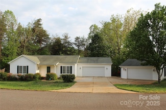 108 Carolina Paradise Rd, Rutherfordton, NC 28139