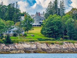 43 Eastward Unit 43, Rockport, ME 04856