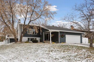 14382 Golf View Dr, Eden Prairie, MN 55346