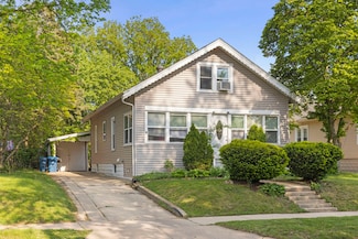 1028 5th St, Aurora, IL 60505