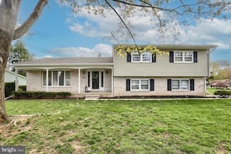 50 Hillside Dr, Carlisle, PA 17013