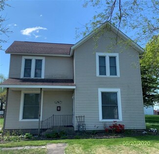 915 W 4th St, Cameron, MO 64429