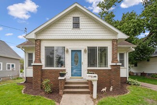911 2nd St, Traer, IA 50675