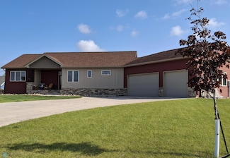4619 38 1 2 Ave N, Fargo, ND 58102