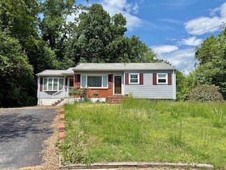 1402 Colchester Rd, Woodbridge, VA 22191