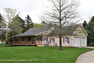 9129 Riverside Dr, Grand Ledge, MI 48837