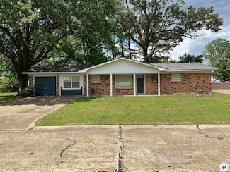 1002 Champion St, Texarkana, TX 75501