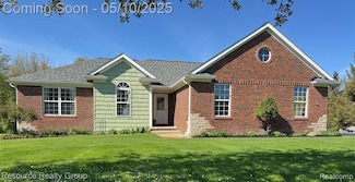 21788 Celestial Cir, Pinckney, MI 48169