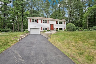 12 Lafayette Ln, Norfolk, MA 02056