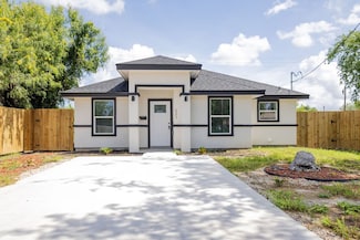 421 Anderson Dr, Alice, TX 78332