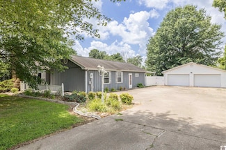 9267 Scale Rd, Benton, KY 42025