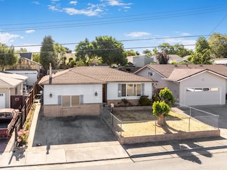 921 Suiter St, Hollister, CA 95023