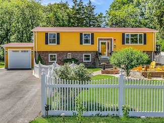 188 Atlantic St, Gloucester, MA 01930