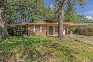 3131 Greg Ln, Tyler, TX 75701