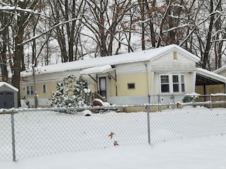 30318 Chevy Chase Dr, Elkhart, IN 46514