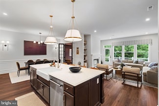 133 River Trail Cir, King of Prussia, PA 19406