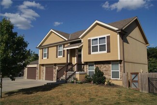 706 Terry Dr, Pleasant Hill, MO 64080