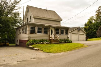 83 High St, Dexter, ME 04930