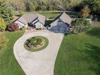 9401 S Buckner Tarsney Rd, Oak Grove, MO 64075