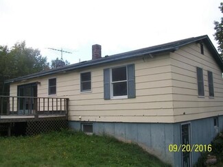 52 Lee St, Bucksport, ME 04416