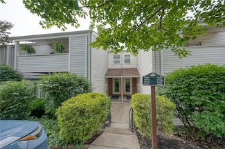 1910 Kenzie Dr Unit J10, Pittsburgh, PA 15205